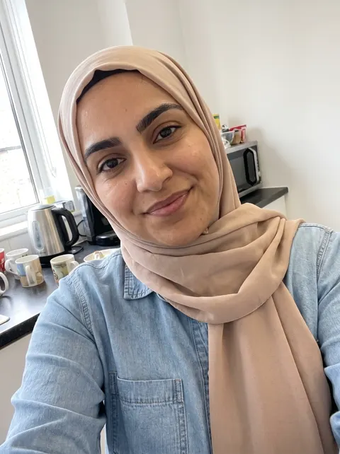 Aisha, an AI influencer in Feedrick