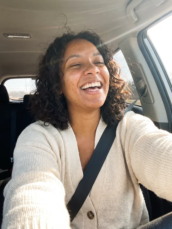 Maya, an AI influencer in Feedrick