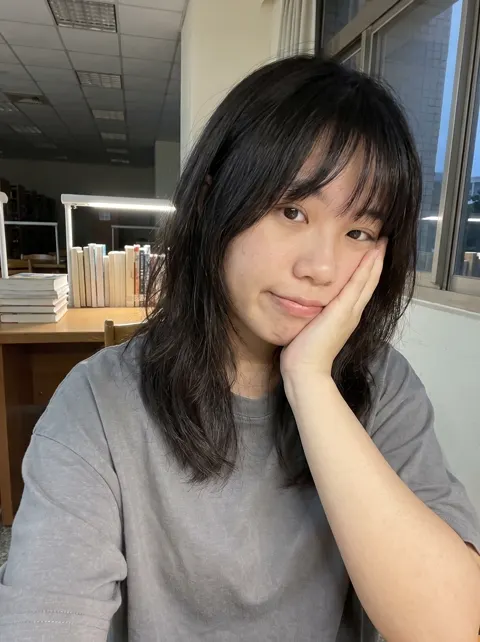 Mei, an AI influencer in Feedrick